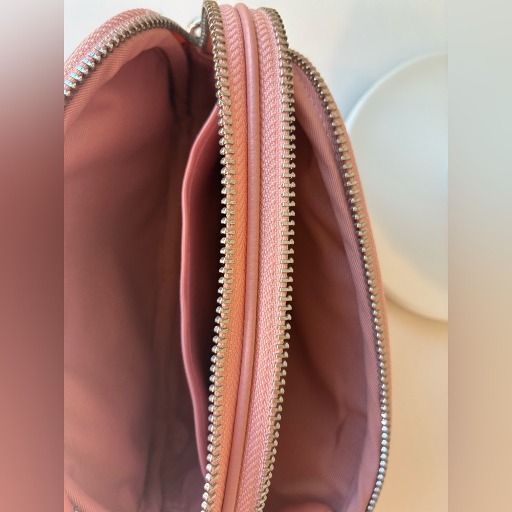 Coach Pebble Leather Crossbody Pouch Petal Pink with double zipper - Picture 4 of 5